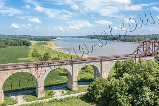 Rail bridge crossing the Mississippi